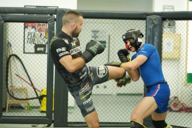 MMA -THUNDER TOP TEAM